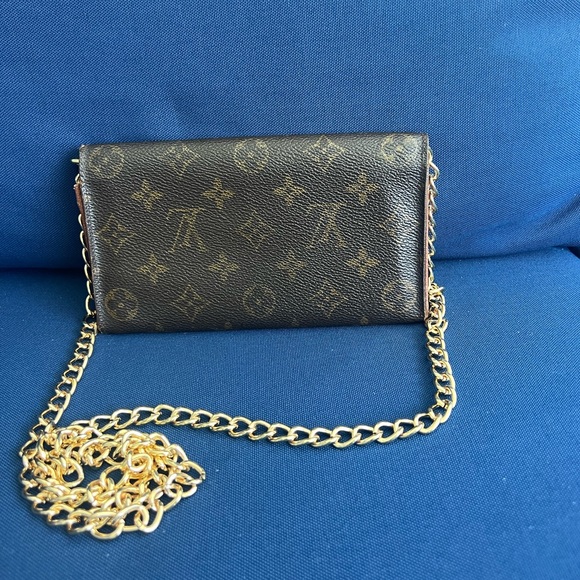 Louis Vuitton (EUC) - Picture 2 of 5